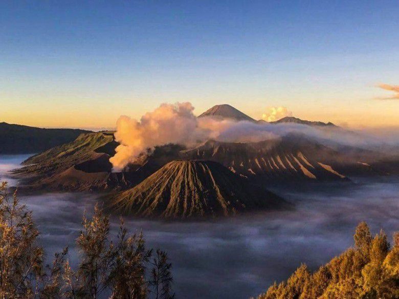 5.Gunung Bromo, Indonesia