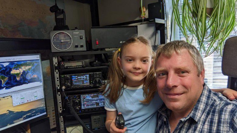 # Obrolan Gadis 8 Tahun dengan Seorang Astronot yang Berada di Luar Angkasa