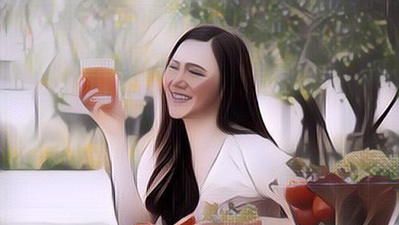 Terlihat Sehat Tapi Sebaliknya, Ini Alasan Makan Buah Langsung Lebih Bagus daripada Minum Jus