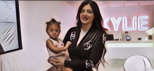 Kylie Jenner Diduga Hamil Lagi Saat Bikin Video Skincare Bersama Putrinya