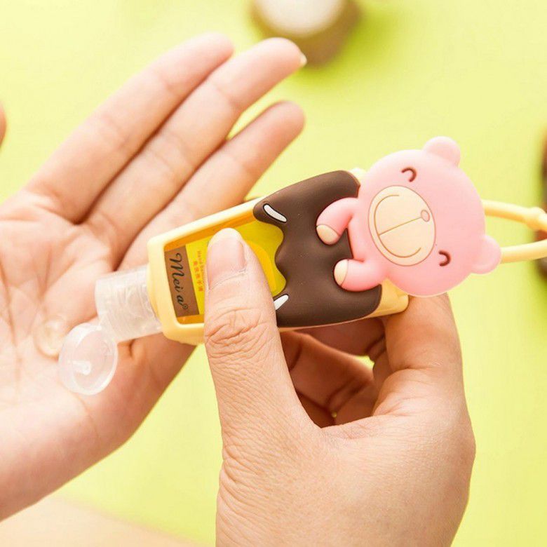 2. Hand sanitizer atau pembersih tangan