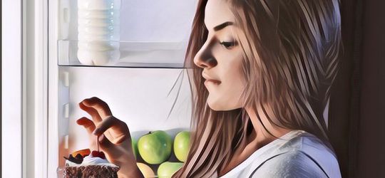 7 Aturan Makan yang Gak Harus Kamu Lakukan, Termasuk Gak Makan Di Malam Hari