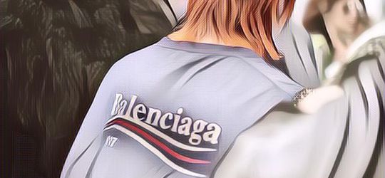 Rancangan Balenciaga yang Hits Banget di Seluruh Dunia