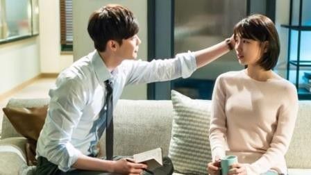 1. Kalau ada apa-apa cerita ke aku.