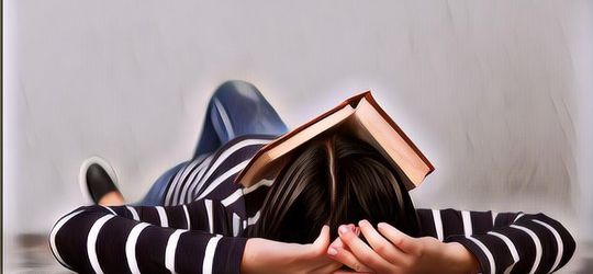 Tiduran di Lantai Bisa Sembuhkan Sakit Punggung, Ini Penjelasanya!