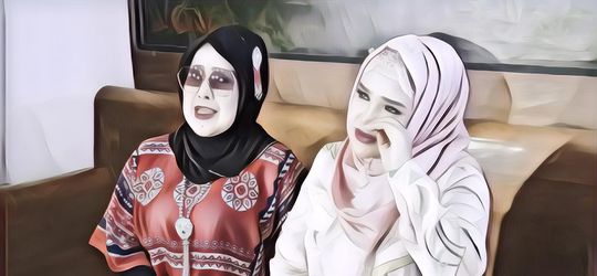 Putra Elvy Sukaesih Ngamuk, Warung Kelontong Tetangga Rusak