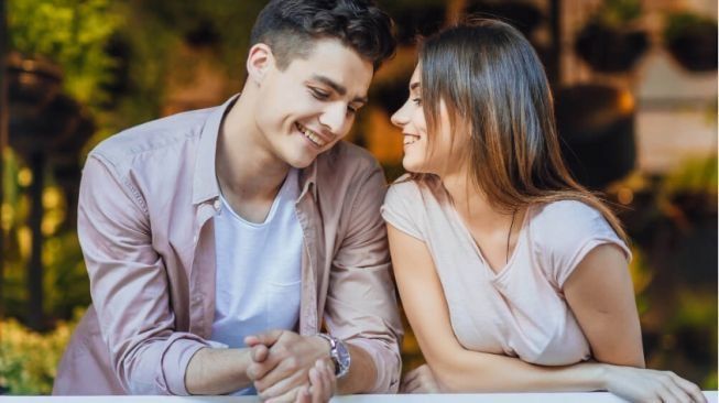 4. Menyampaikan Kode Agar Terus Bersama