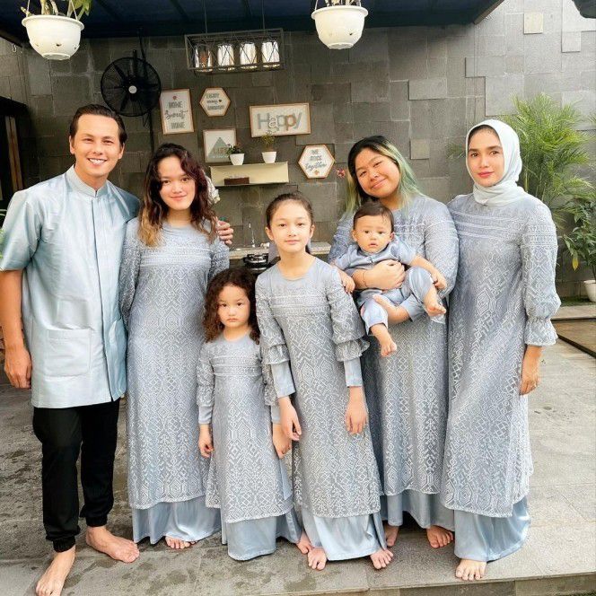 5. Andhika Pratama dan Ussy Sulistyawati