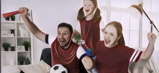 4 Tips Nobar Pertandingan Bola di Rumah Biar Tetap Seru