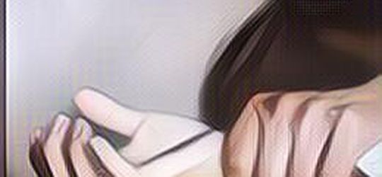 Parah! Seorang Suami Memaksa Istrinya untuk Tidur dengan Dua Temannya di Ranjang