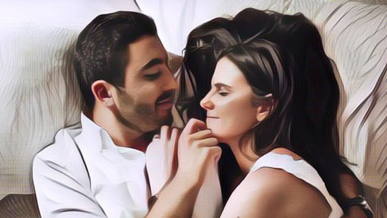 Viral Wanita Pamer Saat Tidur Bareng Suami Yang Beda Usia Hingga 30 Tahun