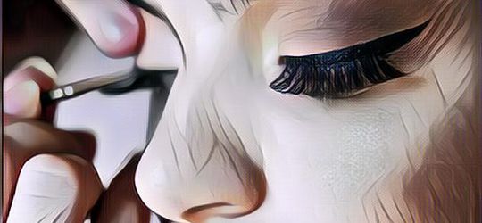 Cara Memakai Bulu Mata Palsu Demi Tampilan yang Ekstra