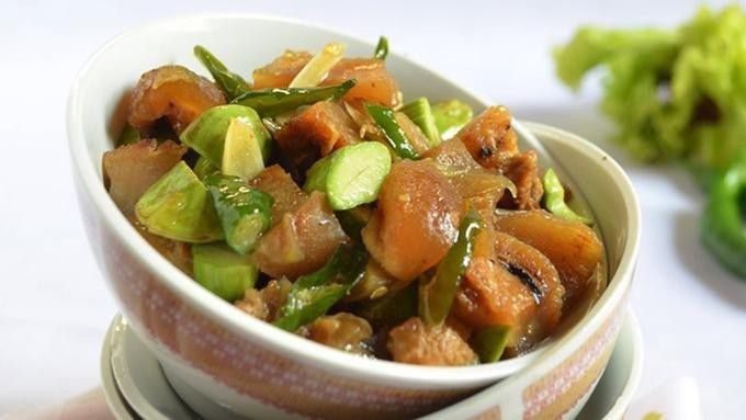 1. Kikil Cabai Ijo Dicampur Petai