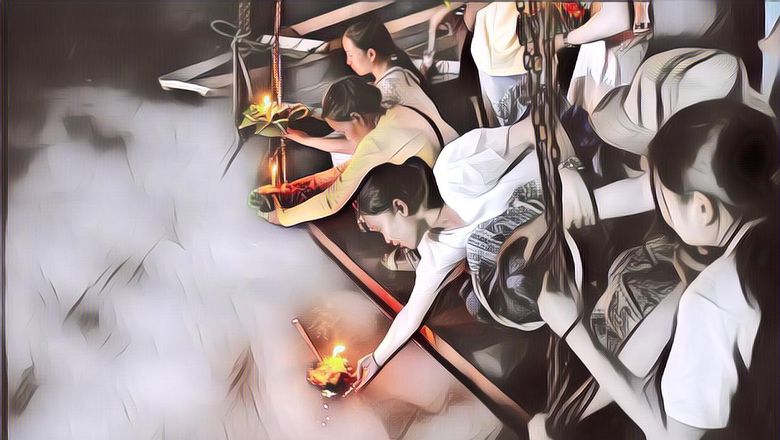 Tabur Bunga di Laut Tiap Malam Jumat, Kisah di Balik Tindakan Perempuan Ini Bikin Mewek