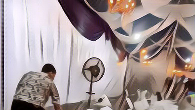 Viral Pernikahan Ini Terendam Banjir, Dekor dan Kursi Sampai Mengambang