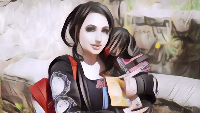 Kisah Rachael Huckle, Model Dewasa yang Mengidap Penyakit Langka