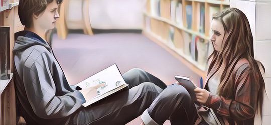 Tips PDKT Sama Cewek Kutubuku, Be Gentle Ya!