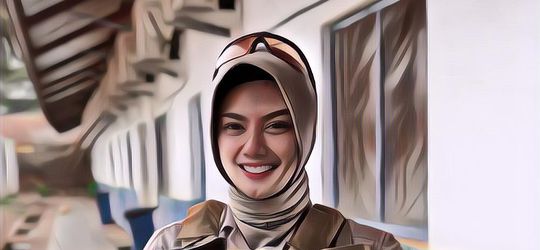 7 Potret Hikma Nur Syafa, Polwan Cantik Berhijab yang Bertugas di Afrika