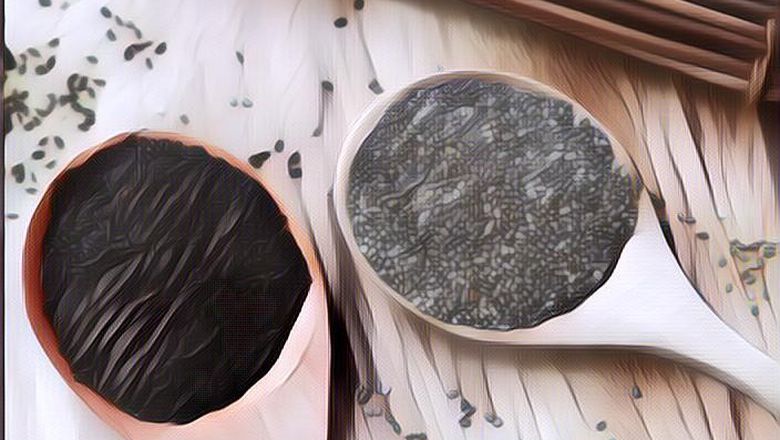 Perbedaan Chia Seeds dan Biji Selasih yang Sepintas Hampir Sama