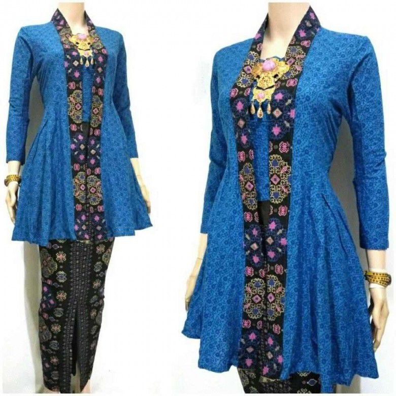 3. Kebaya dan Jarik