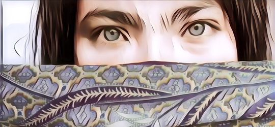 5 Fakta Menarik Evi, Gadis Bermata Biru Asal Jawa Barat yang Viral Karena Jadi Incaran Fotografer