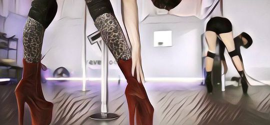 Heboh Penari Striptis Pamer Penghasilannya, Uangnya Sampai Bertumpuk-Tumpuk