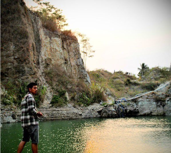 4. Danau Batu Bacan