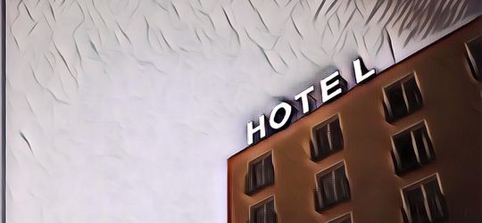 Apa Gak Mahal Ya Nginep di Hotel Sampe Belasan Tahun? Tanyain Aja Orang-orang Ini~