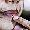 Waspada Penyebab Bibir Hitam, Kamu Ngalamin Nggak?