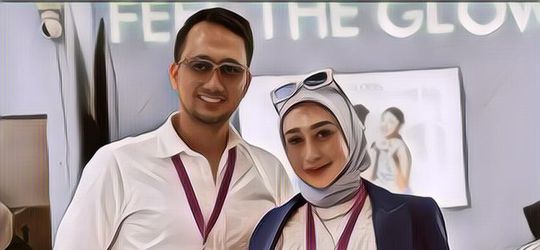 Viral Karyawan Dokter Reza Gladys Kirim Foto Tanpa Busana ke Suami, Wajahnya Langsung Ke-Spill