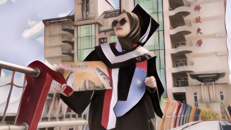 Begini Kisah Membanggakan Anak Sopir Angkot Yang Dapat Gelar Sarjananya Di Luar Negeri