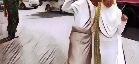 Viral Ada Pasangan Pengantin Berfoto dengan Latar Demo Bupati Pati