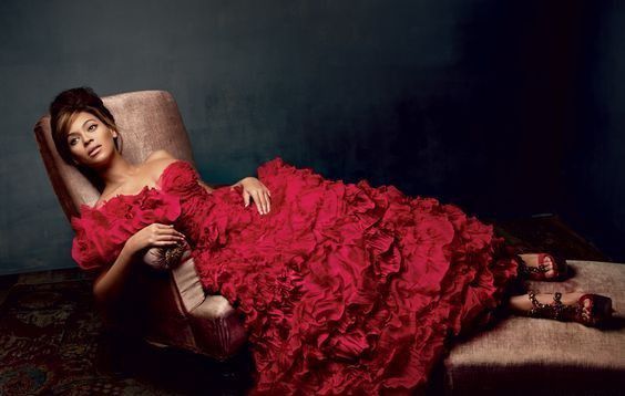 1. Warna merah justru meningkatkan kepercayaan diri