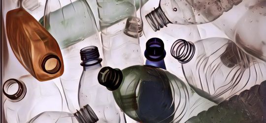 Contoh Kerajinan dari Limbah Botol Plastik, Lebih Bermanfat Daripada Jadi Sarang Nyamuk