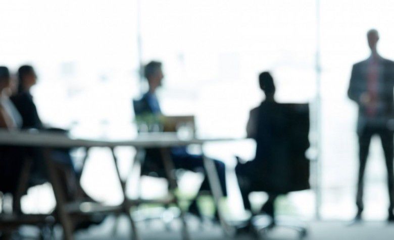 Ya ... ketimbang ngecek smartphone terus.