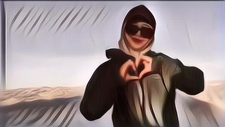 Viral Seorang Wanita Joget di Puncak Rinjani, Netizen Langsung Beri Hujatan