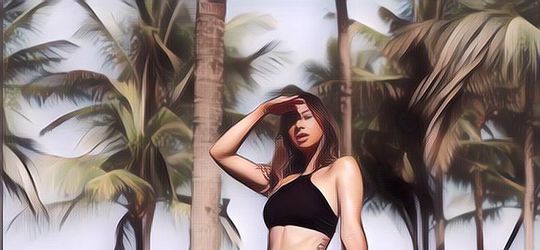 5 Pose Seksi Artis dalam Balutan Baju Olahraga