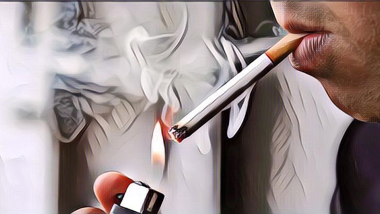 Duh, Pria Ini Merokok Dekat SPBU Trus Disemprot Pakai Alat Pemadam Kebakaran