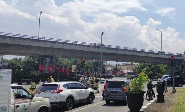 3. Lampu Merah Simpang Kalibanteng, Semarang