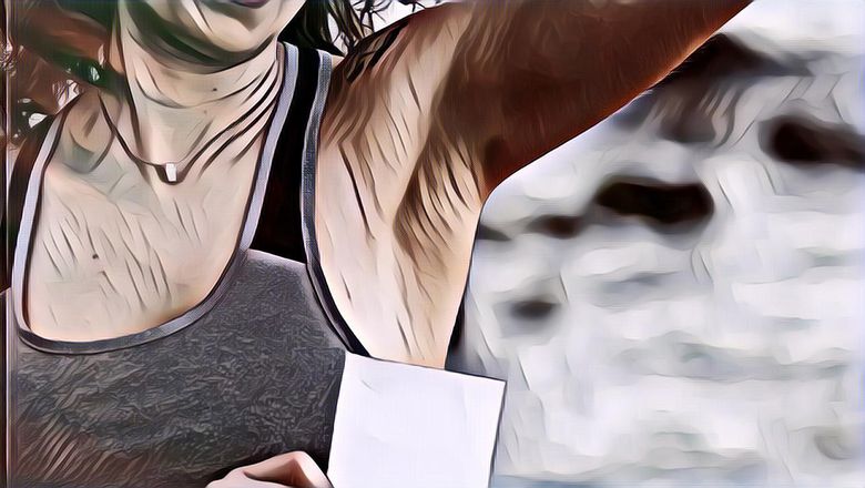 Ketiak Wanita Ini Mengeluarkan Asi, Kok Bisa?