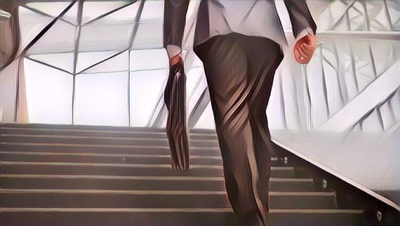 Olahraga Naik Turun Tangga Apakah Baik Untuk Kesehatan Lutut?