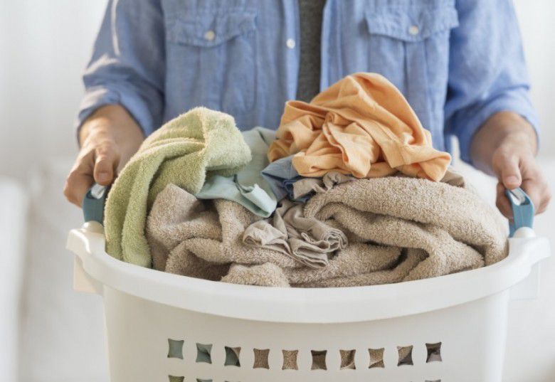 3. Baju kotor dibiarin menumpuk, apa maknanya?