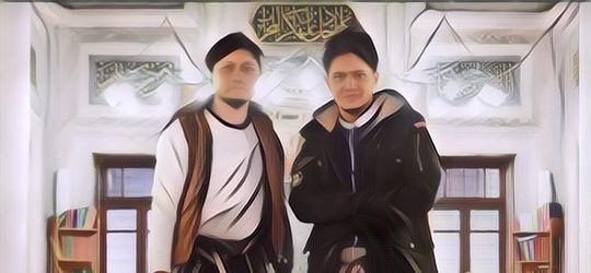 Arie Untung dan Dimas Seto Jadi Bahan Tertawaan saat Pakai Sarung di Turki, Ini Penyebabnya