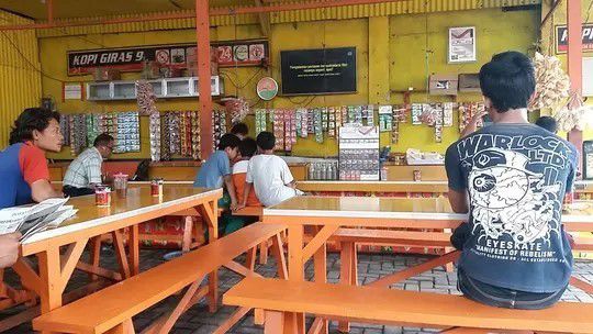 1. Membuka Warung Kopi