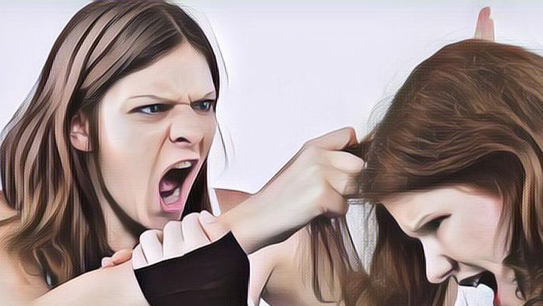 Viral Wanita Di Makassar Yang Labrak Pegawai Bank BUMN Saat Jam Kerja