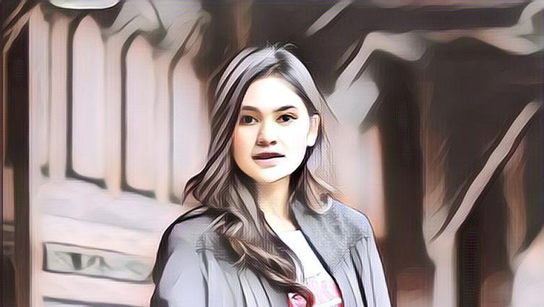 9 Gaya Modis Nyentrik Indah Permatasari, Istri Arie Kriting yang Manisnya Kayak Gula Jawa