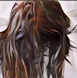 Ini Alasan Kenapa Tidur dengan Rambut Basah Itu Ide yang Buruk