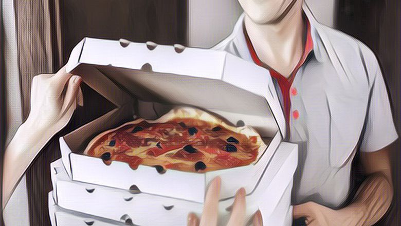 Heboh Pelanggan Pizza Syok Saat Pesanannya Diantarkan Oleh Polisi Gara-Gara Hal Ini