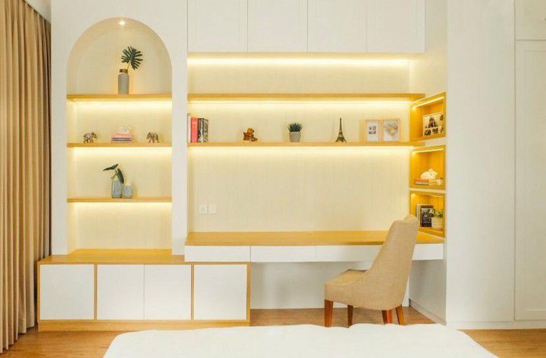 2. Periksa Lemari dan Laci Meja