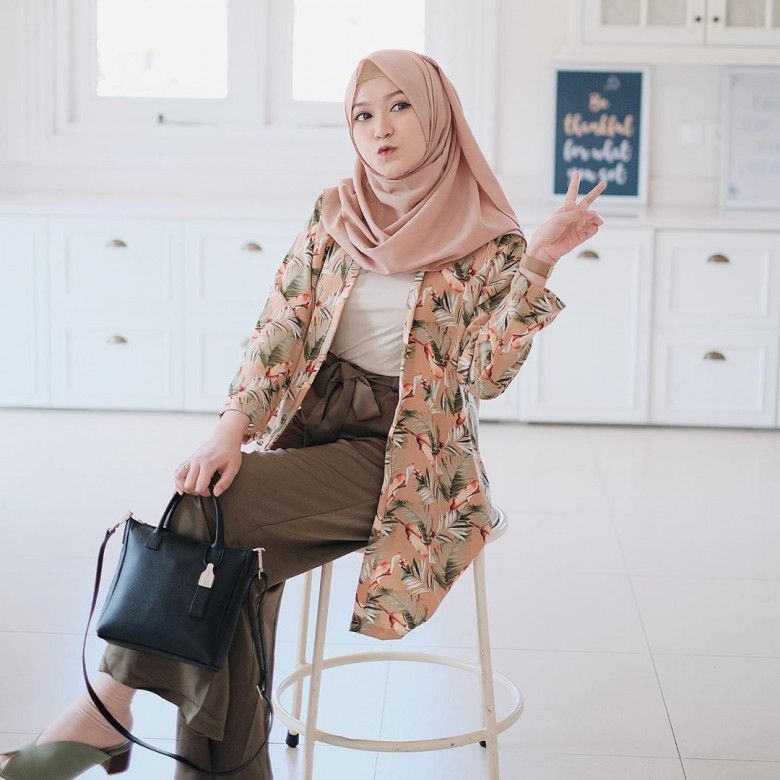 3. Dwi Handayani Syah Putri